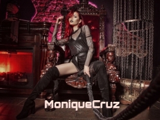 MoniqueCruz